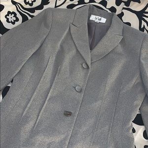 NWT Le Suit Grey 2 pc skirt suit